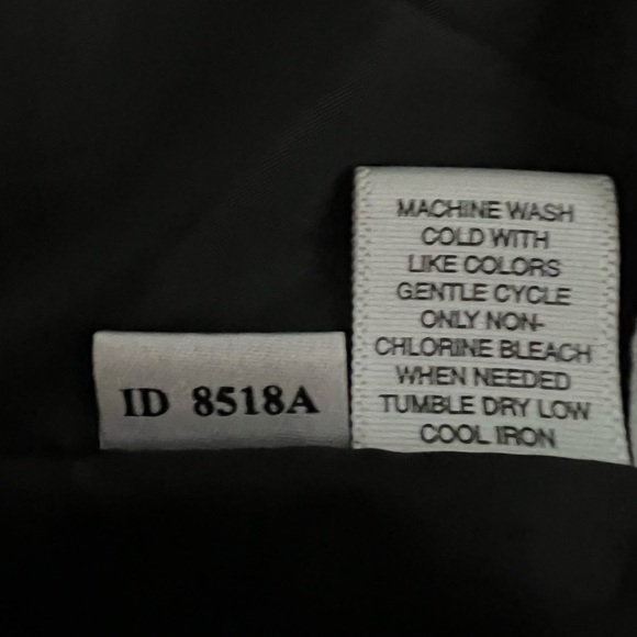 Ann Taylor Black Quilted Jacket Size SP | Lightweight Water-Resistant flawless - Picture 6 of 6